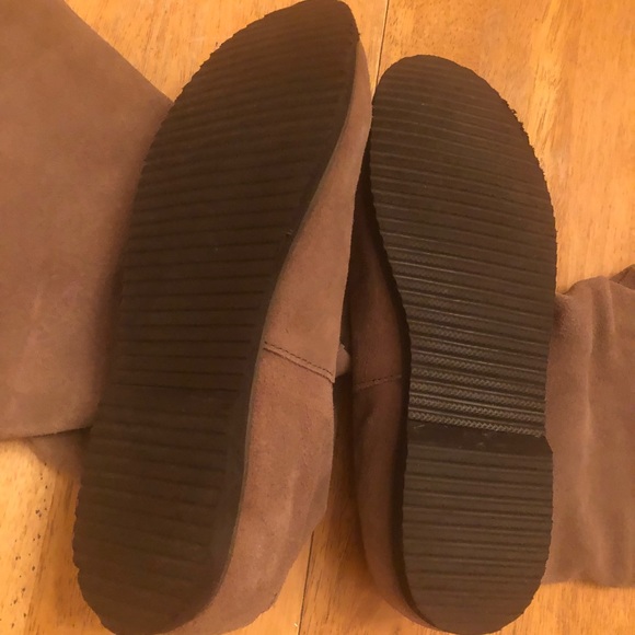 Bear paw ran suede knee boots very nice size 9 - Picture 8 of 8